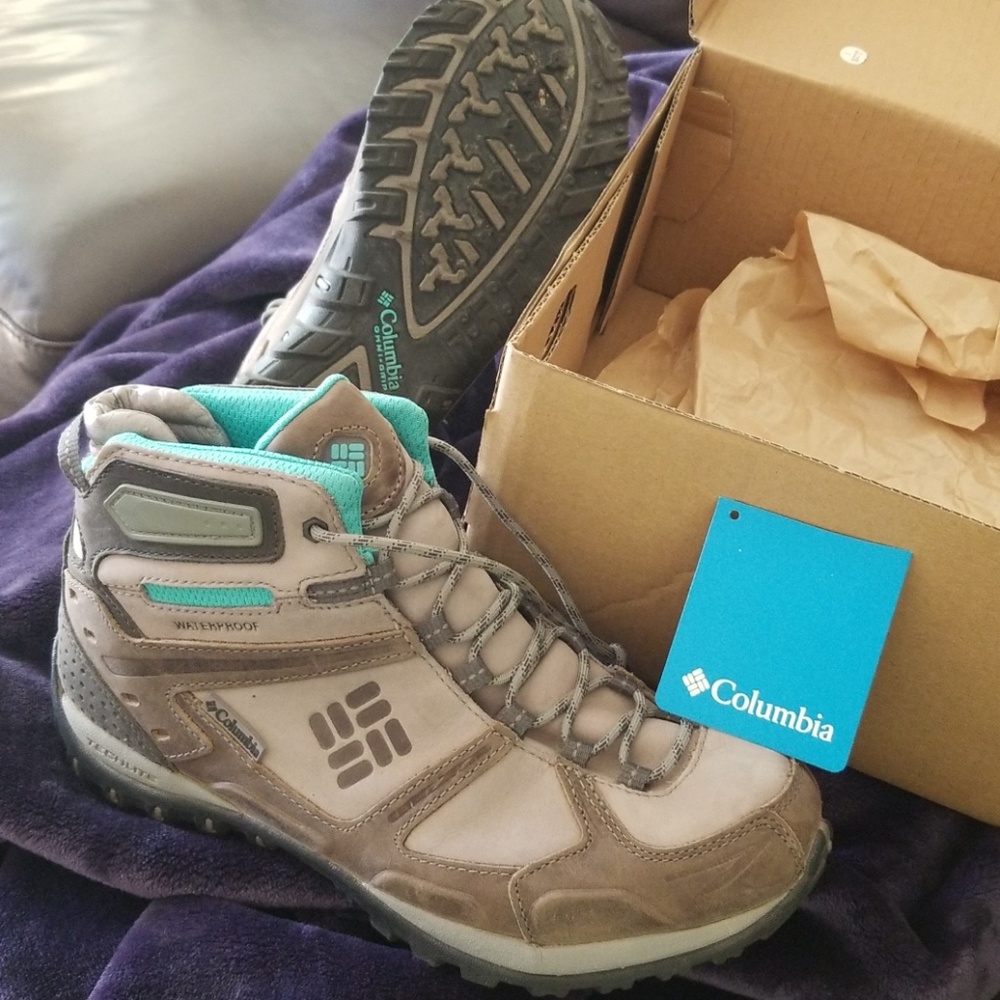 COLUMBIA Hiking mid rise boots ankle Size 8.5